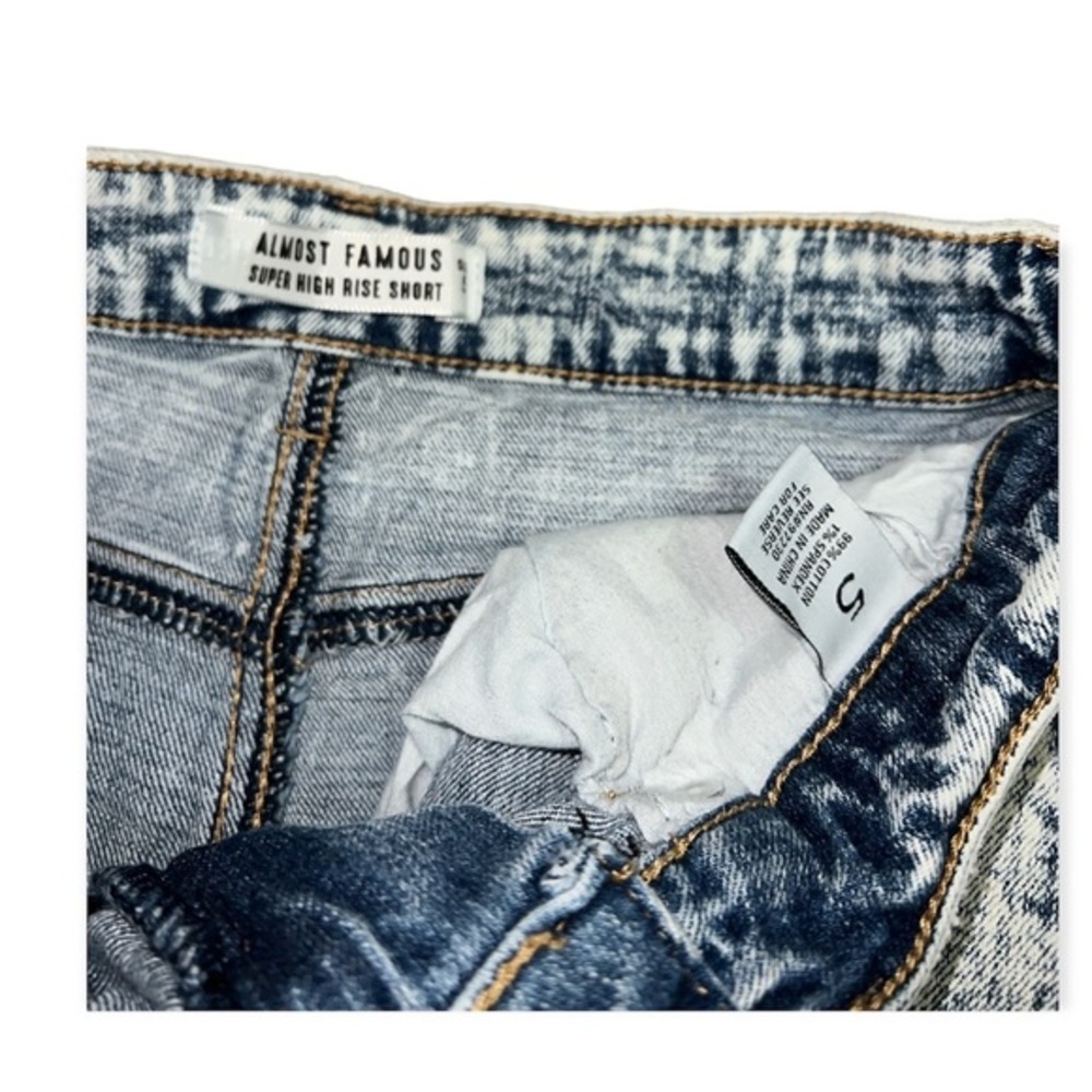 Almost Famous🦎High Rise Shorts🌵 - Picture 4 of 4